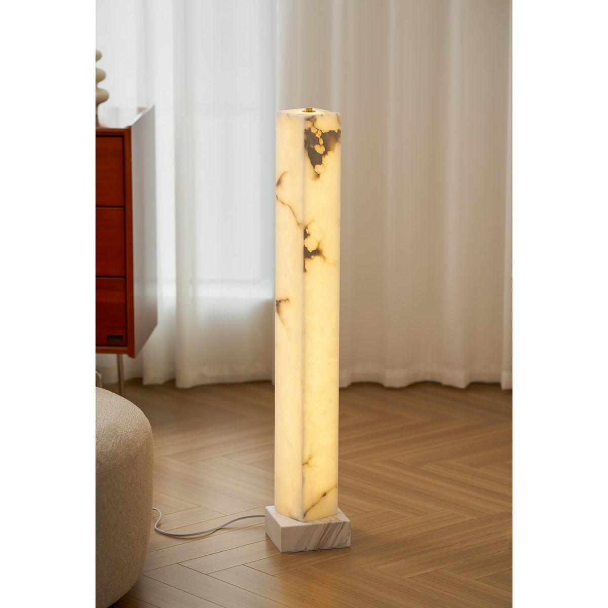 Gulvlampe i frossen alabast