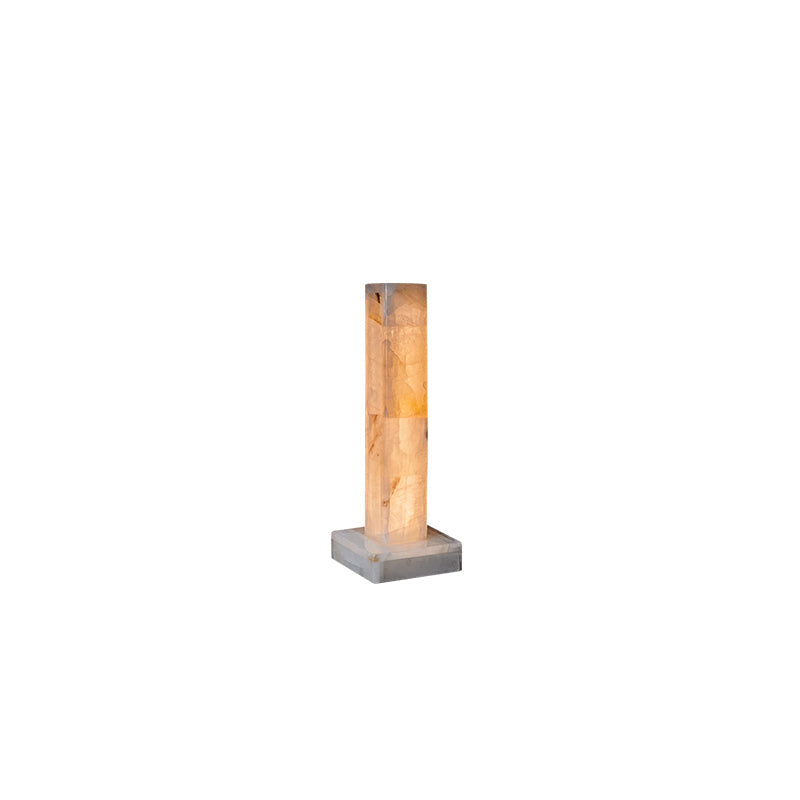 Gulvlampe i frossen alabast