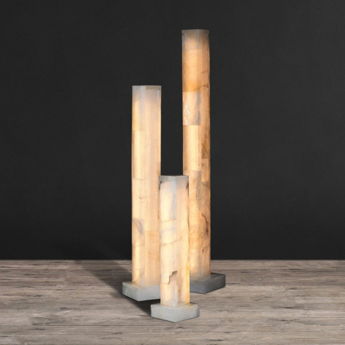 Gulvlampe i frossen alabast