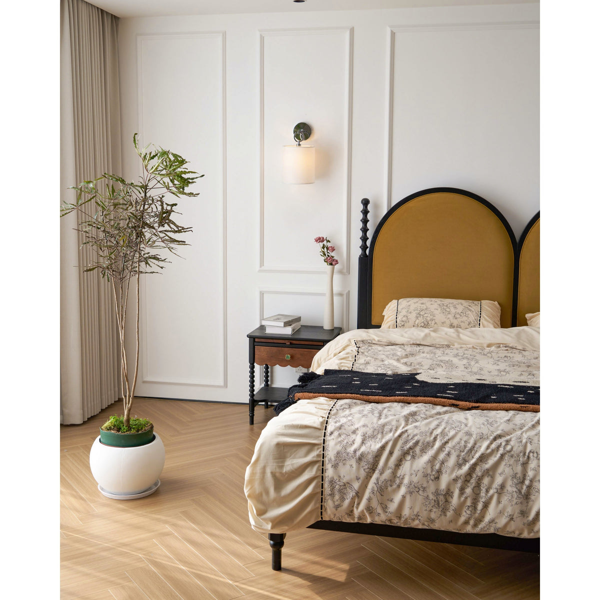 Calenina Wall Lamp