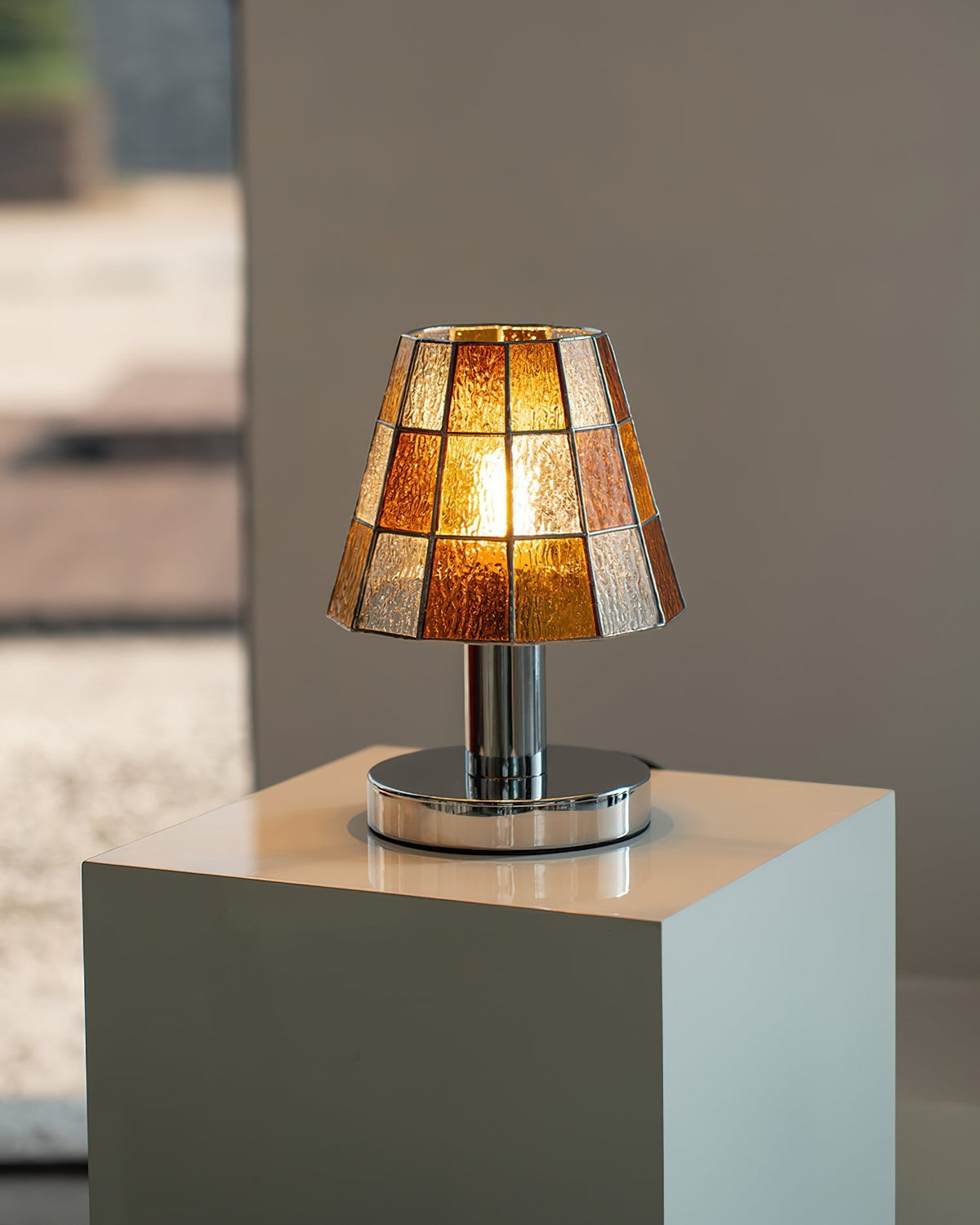 Liorivira Table Lamp