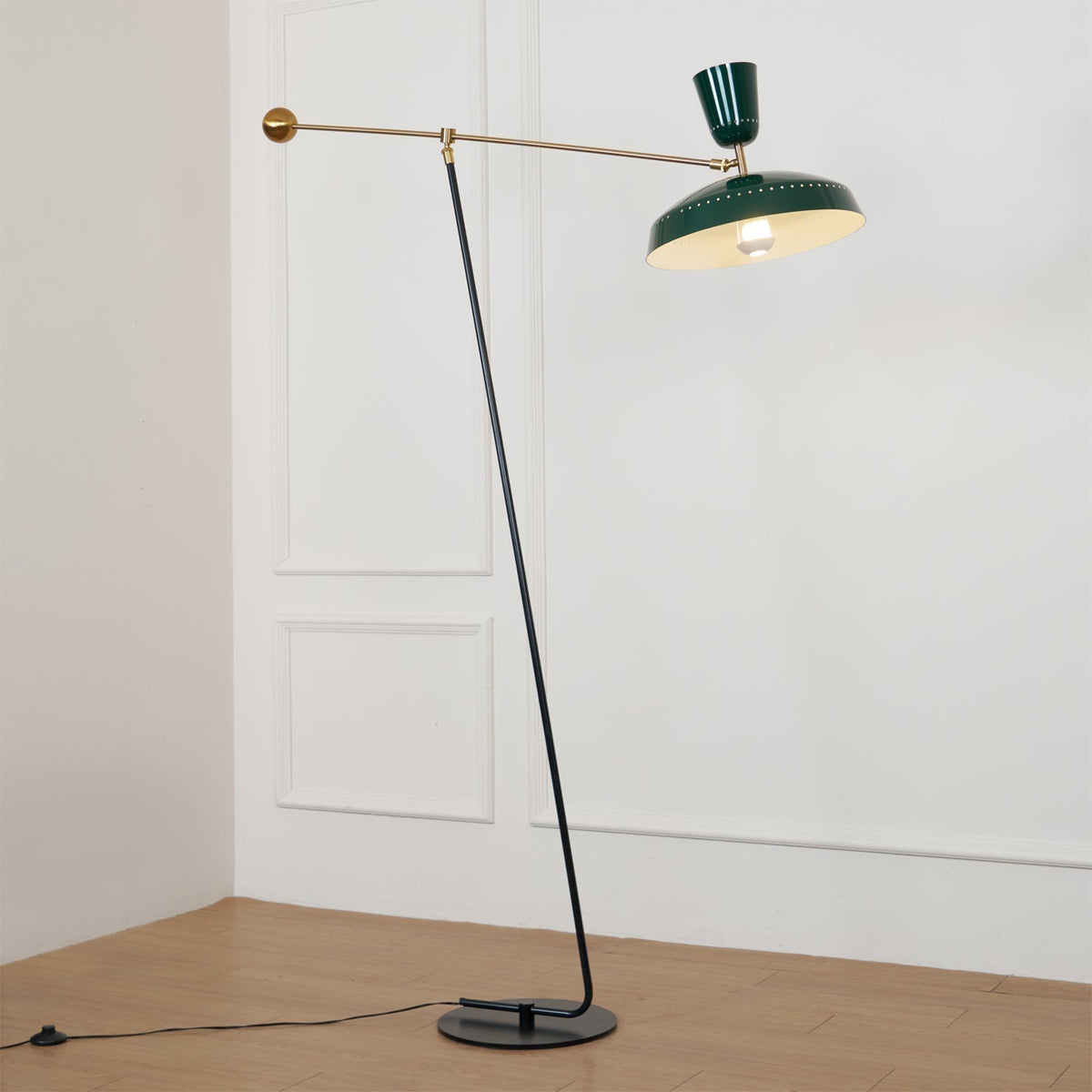 Celeste minimalistisk messinggulvlampe