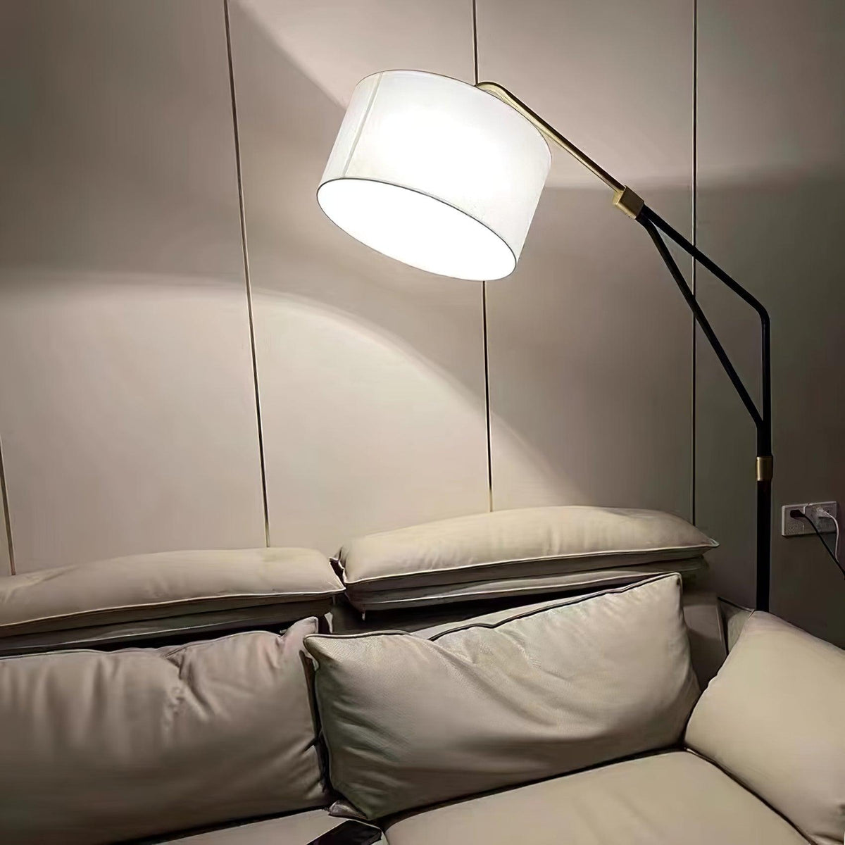 Candeeiro de pé minimalista em mármore Eveny