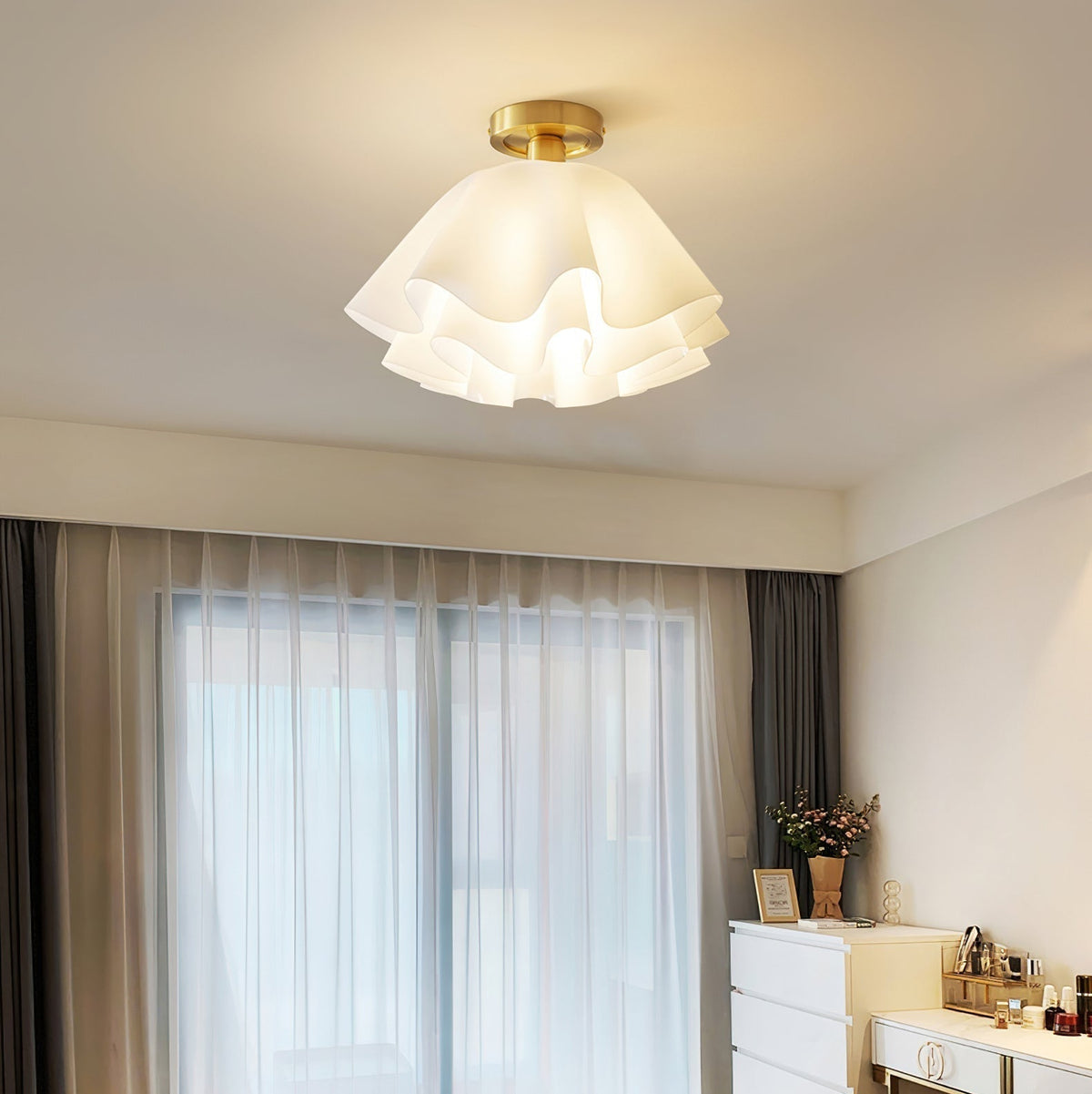 Menro-loftslampe formet som en blomst
