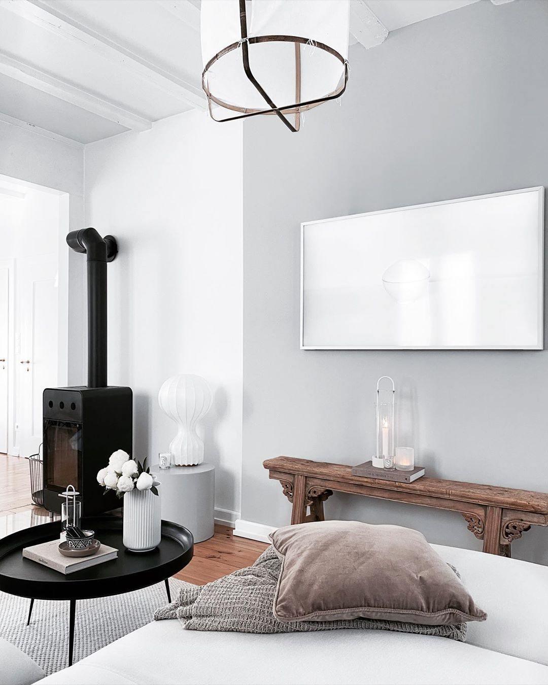 Lirove skulptural bordslampa i stål
