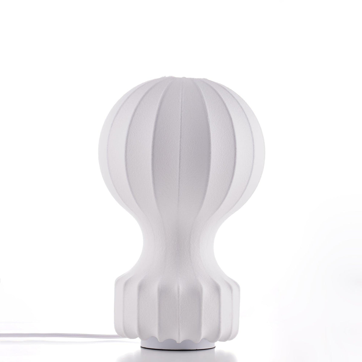 Lirove skulptural bordslampa i stål