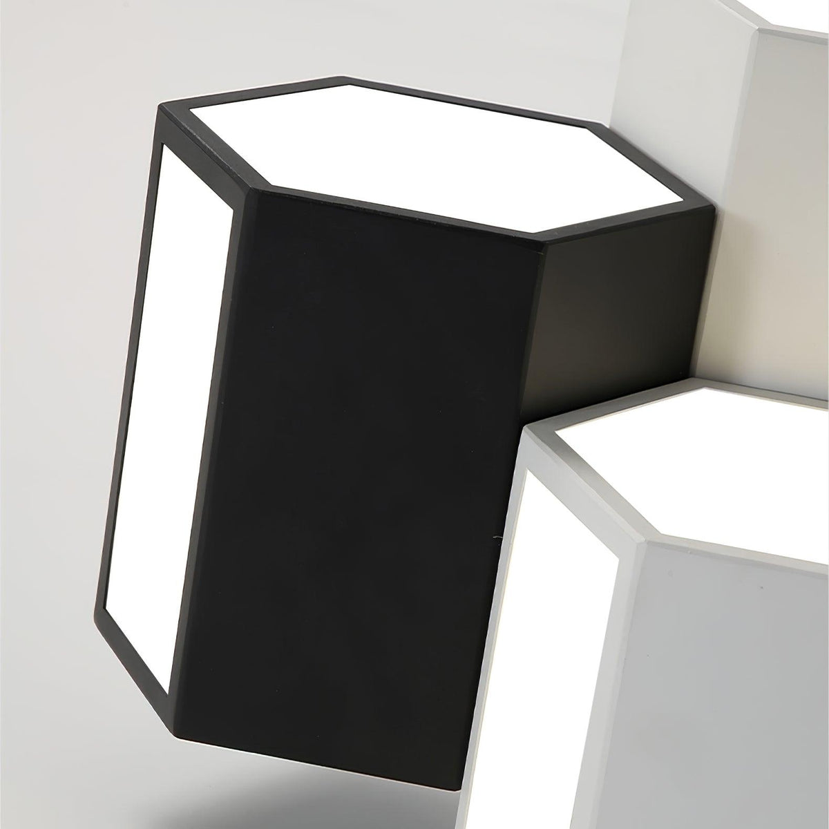 Ilthaisra loftslampe fra Geometric Collection
