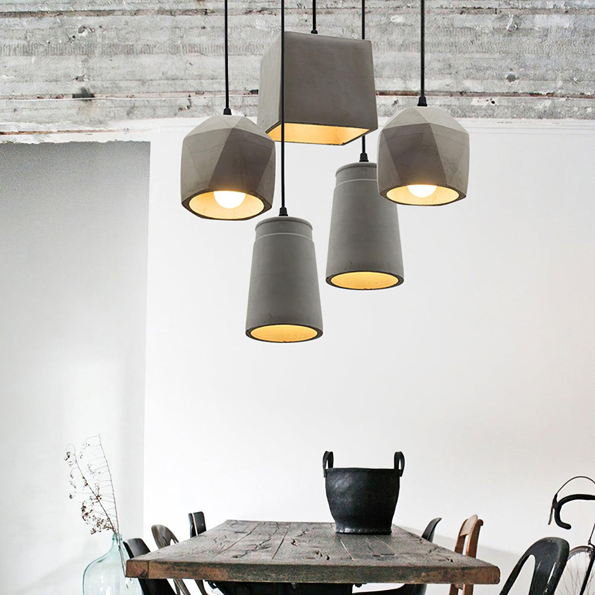 Candeeiro suspenso industrial Geo em cimento