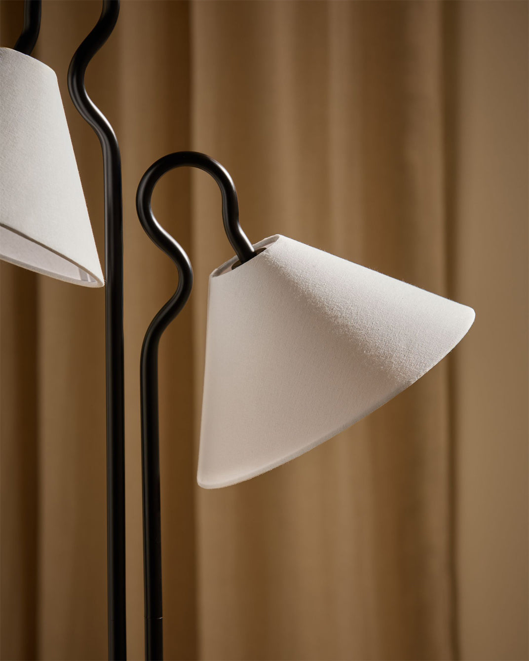 Viraoria-gulvlampe