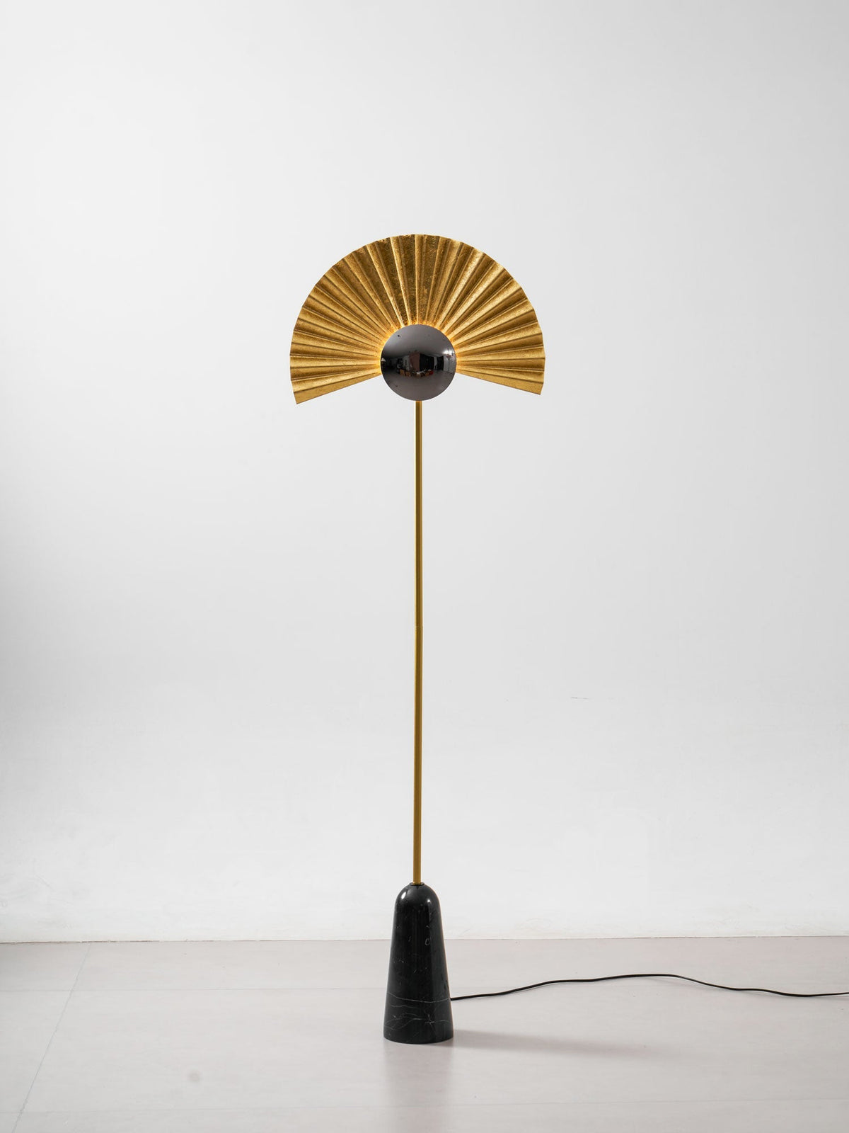 Candeeiro de pé Solvaar Gilded Fan