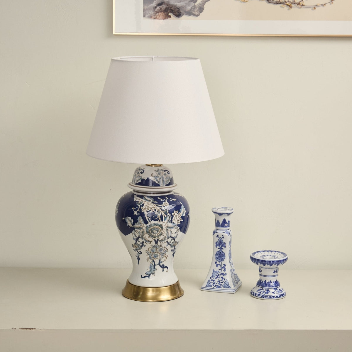 Montreval bordslampa med accentdetaljer