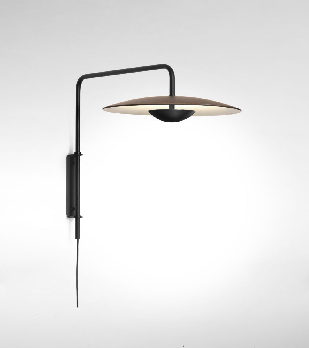 Abnormal klassisk modern minimalistisk vägglampa med stickkontakt