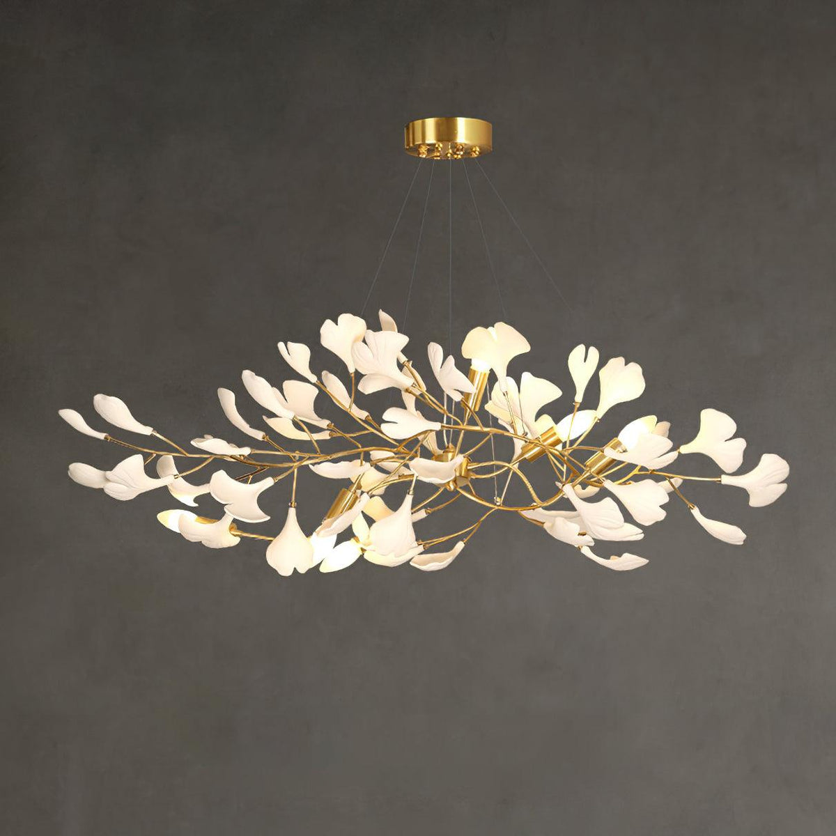 Dostix pendellampa med gingkoformade keramiska blad