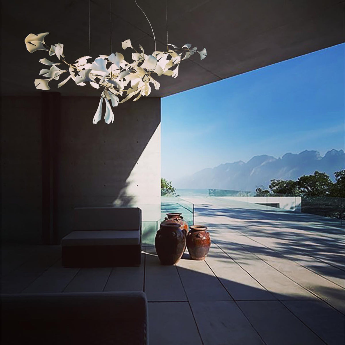 Ceroraine Gingko A lysekrone i porcelæn med moderne LED