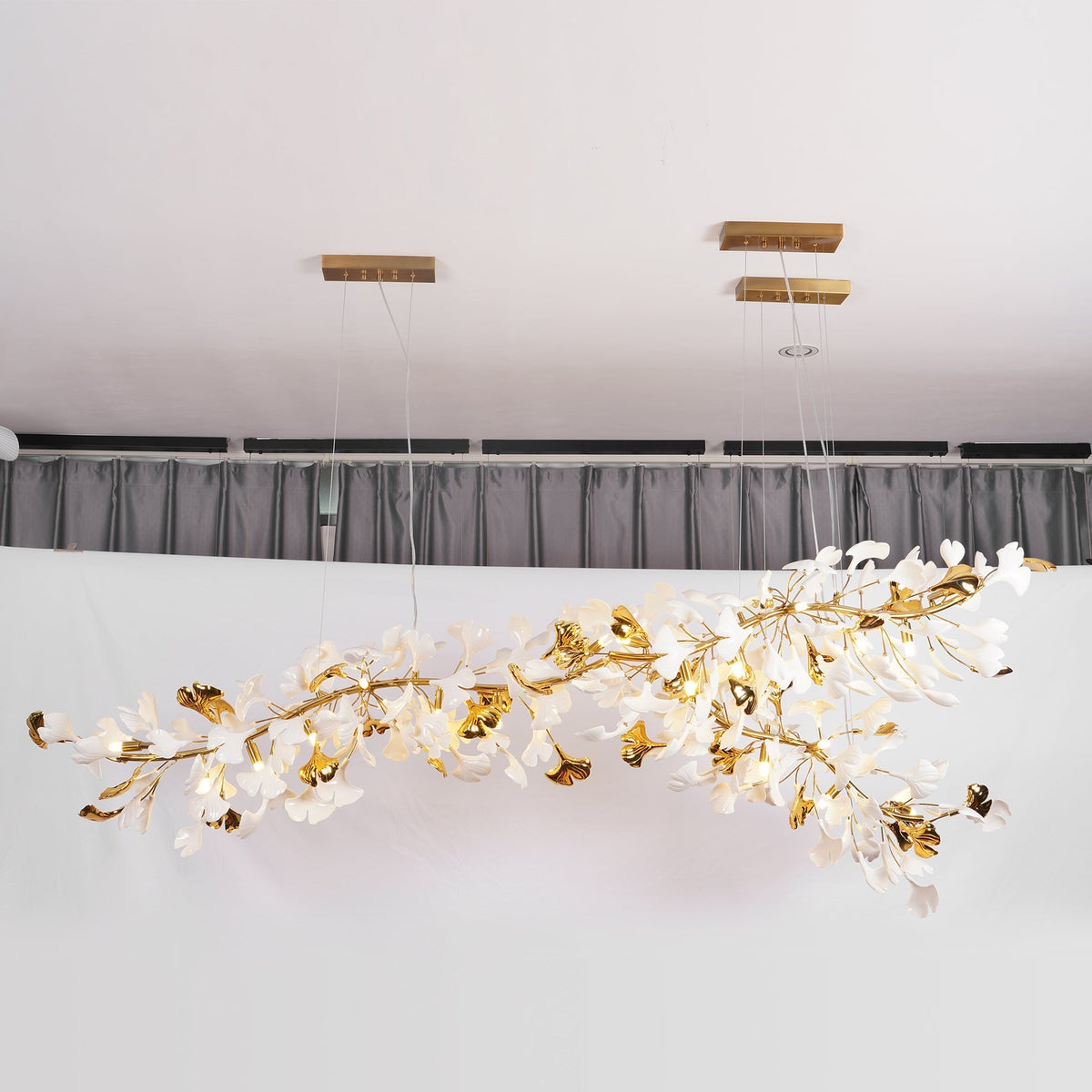 Ceroraine Gingko A lysekrone i porcelæn med moderne LED