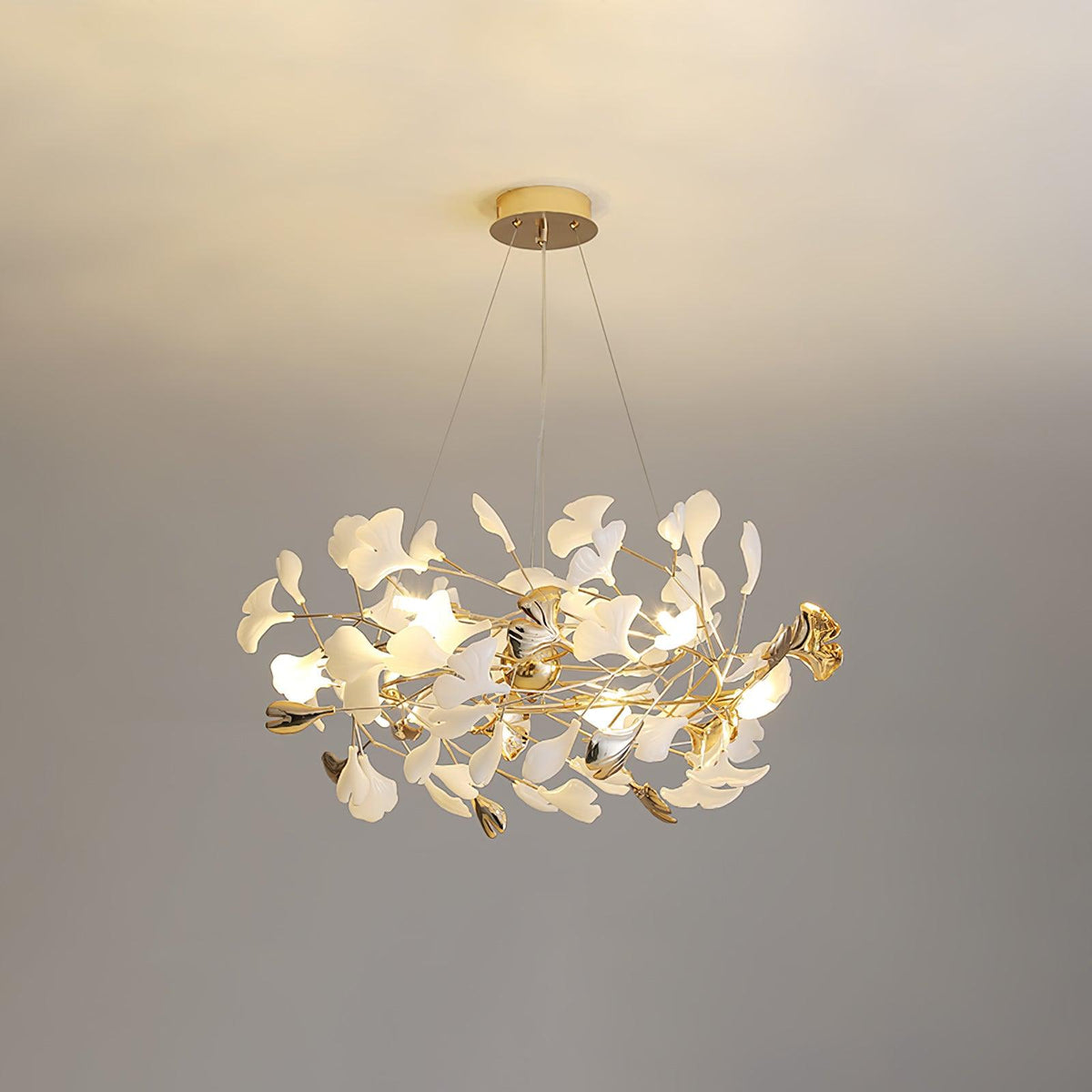 Candeeiro de teto elegante artístico Quiven, em cerâmica dourada com folha de ginkgo