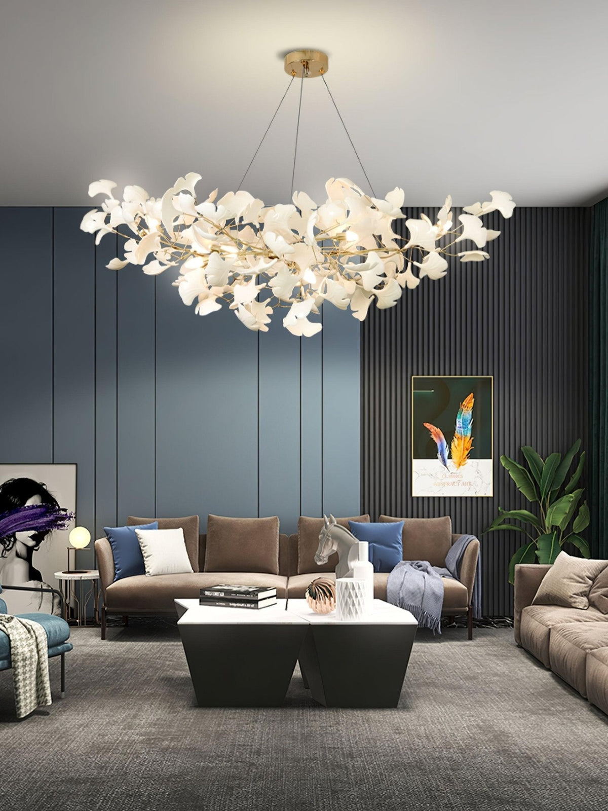 Veveno taklampa Gingko S med kronblad i keramik och mässing