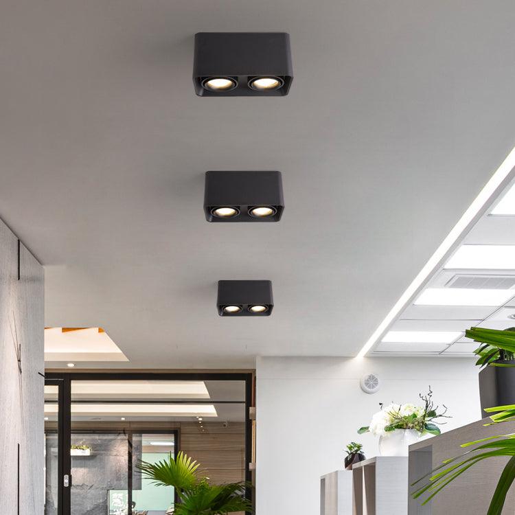 Devely spotlampe til overflademontering med to LED-lyskilder, kantet minimalistisk