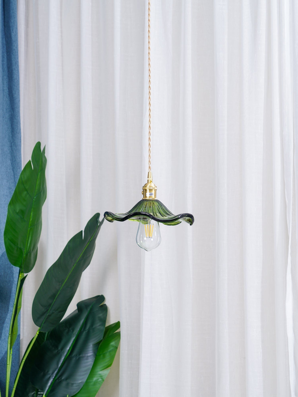 Candeeiro suspenso moderno Daphne em forma de flor de vidro