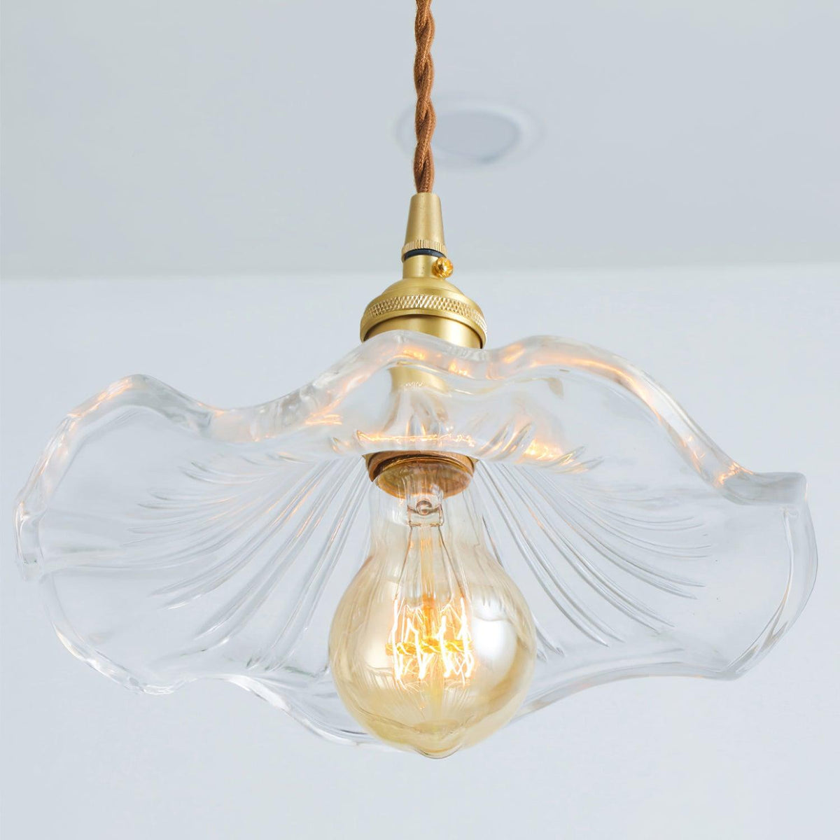 Lioralina vintage pendellampe i messing og glas