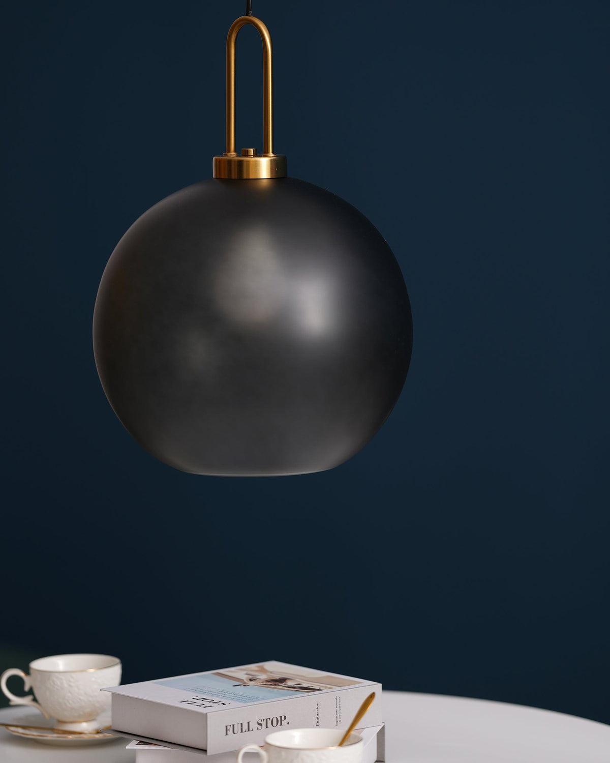 Sevelo pendel i matteret glas, swag-design, justerbar