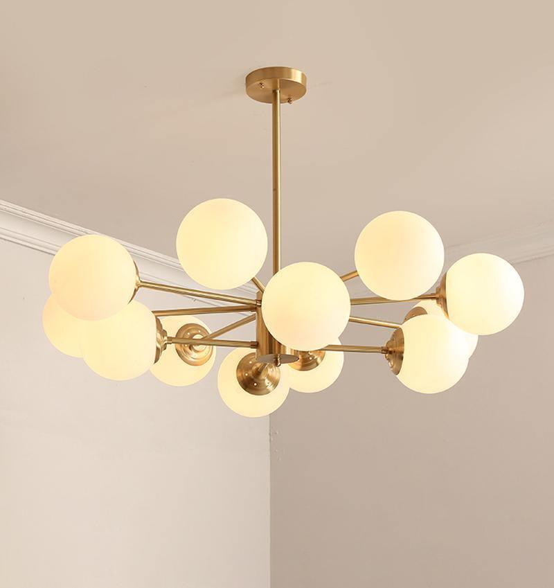 Lustre Eshlen de latão e vidro opalino
