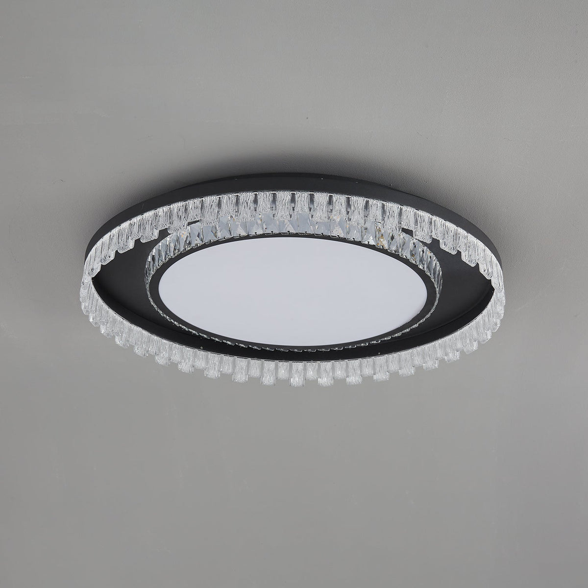 Candeeiro de teto Nythee moderno, minimalista e luxuoso em cristal
