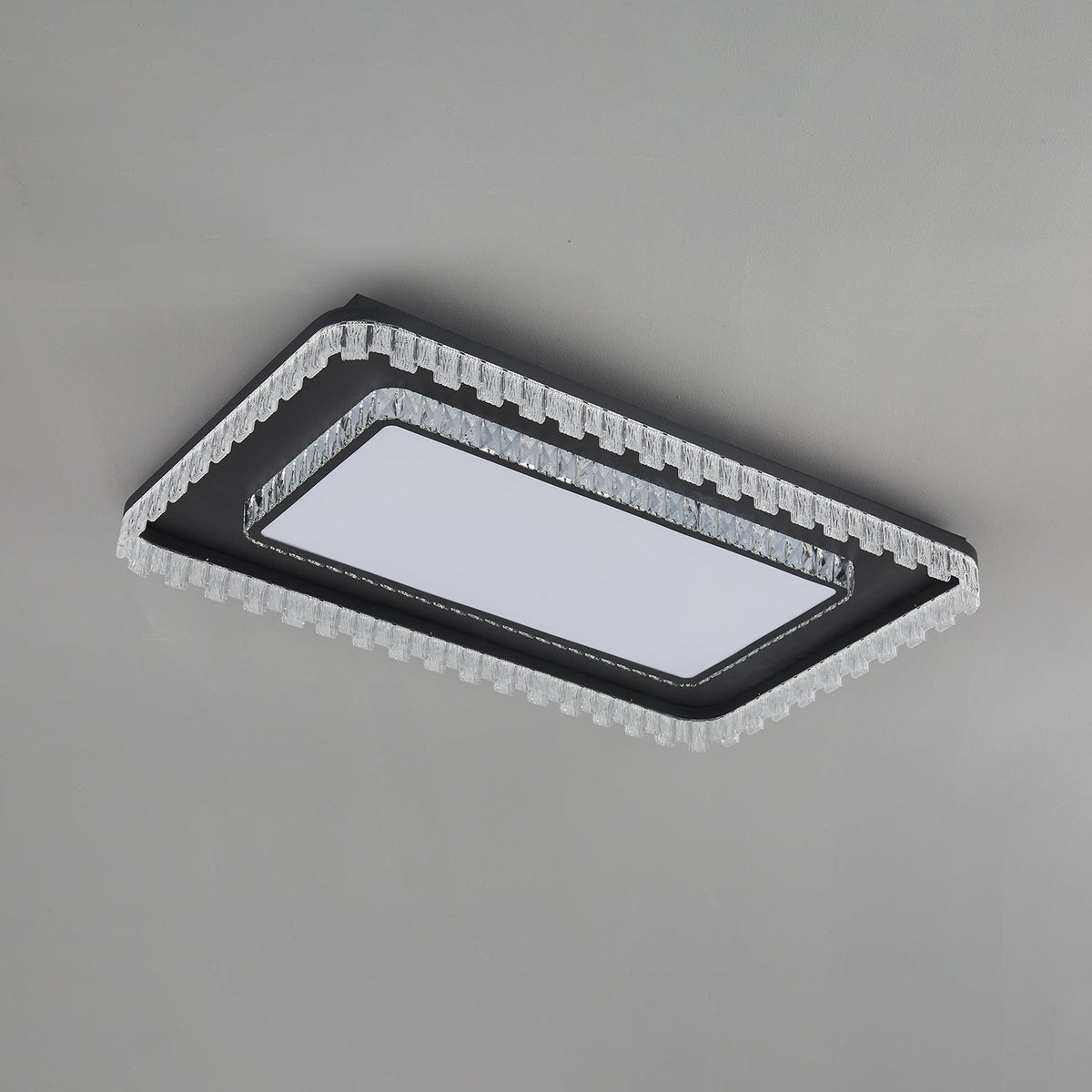 Candeeiro de teto Nythee moderno, minimalista e luxuoso em cristal