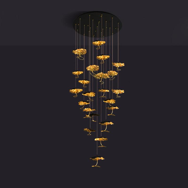 Aureate-klyngekrone i messing med skyinspireret design