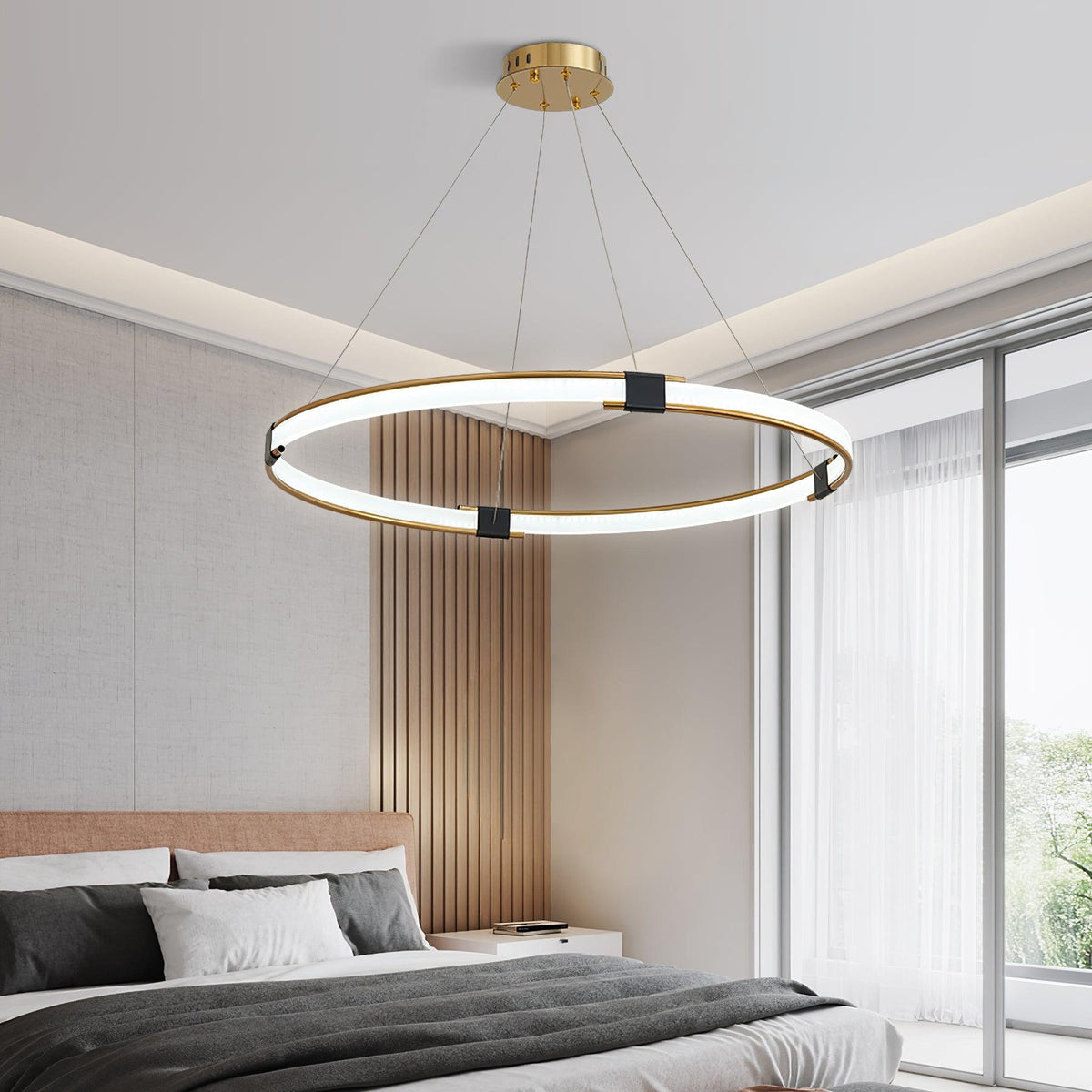 Lavi moderne lysekrone med gylden ring og LED-halo