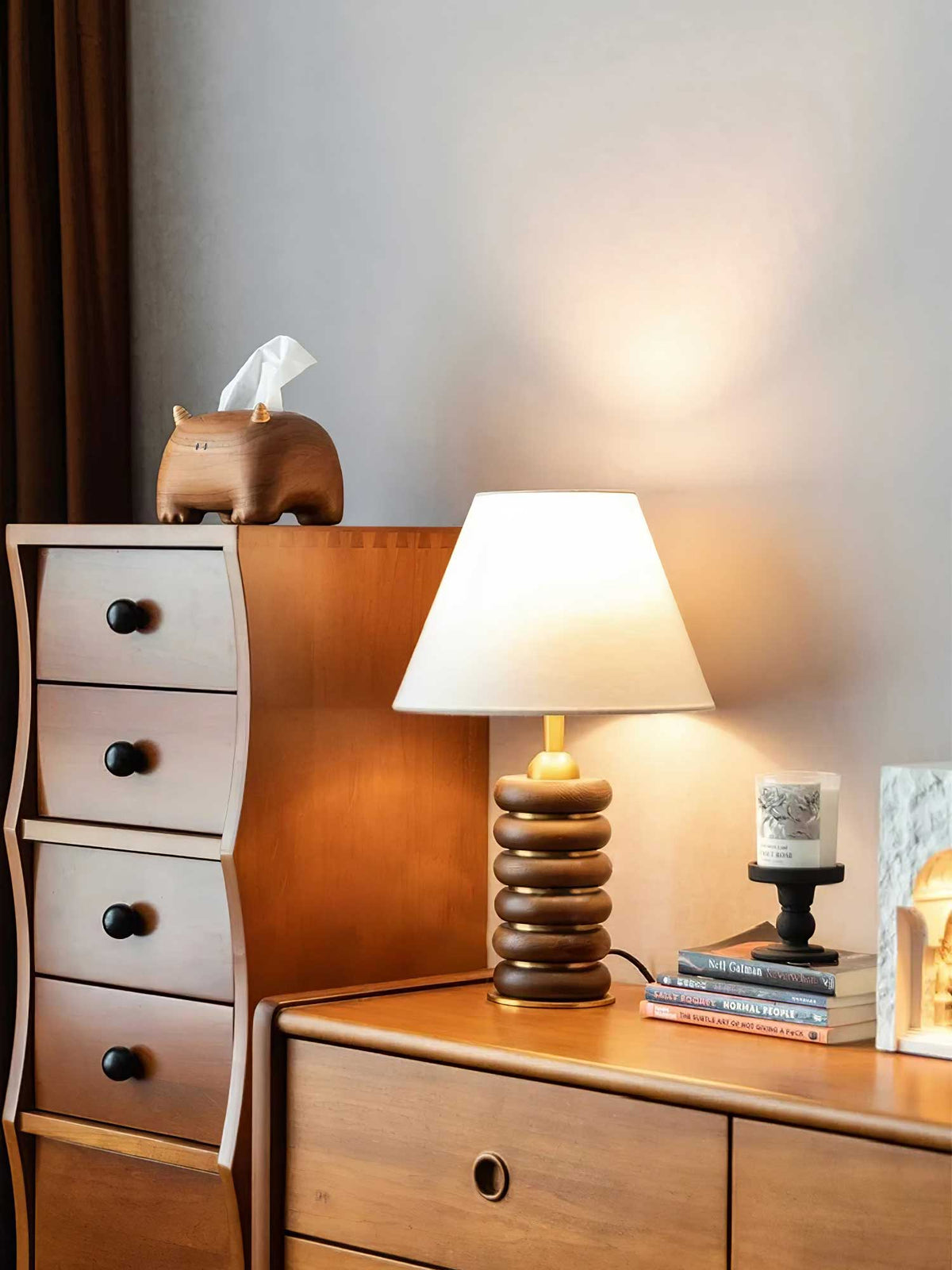 Candeeiro de mesa minimalista em madeira Rinalia