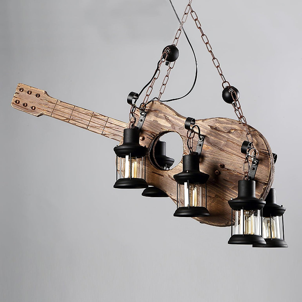 Elvisette pendellampe i guitarform, rustikt træ, vintage
