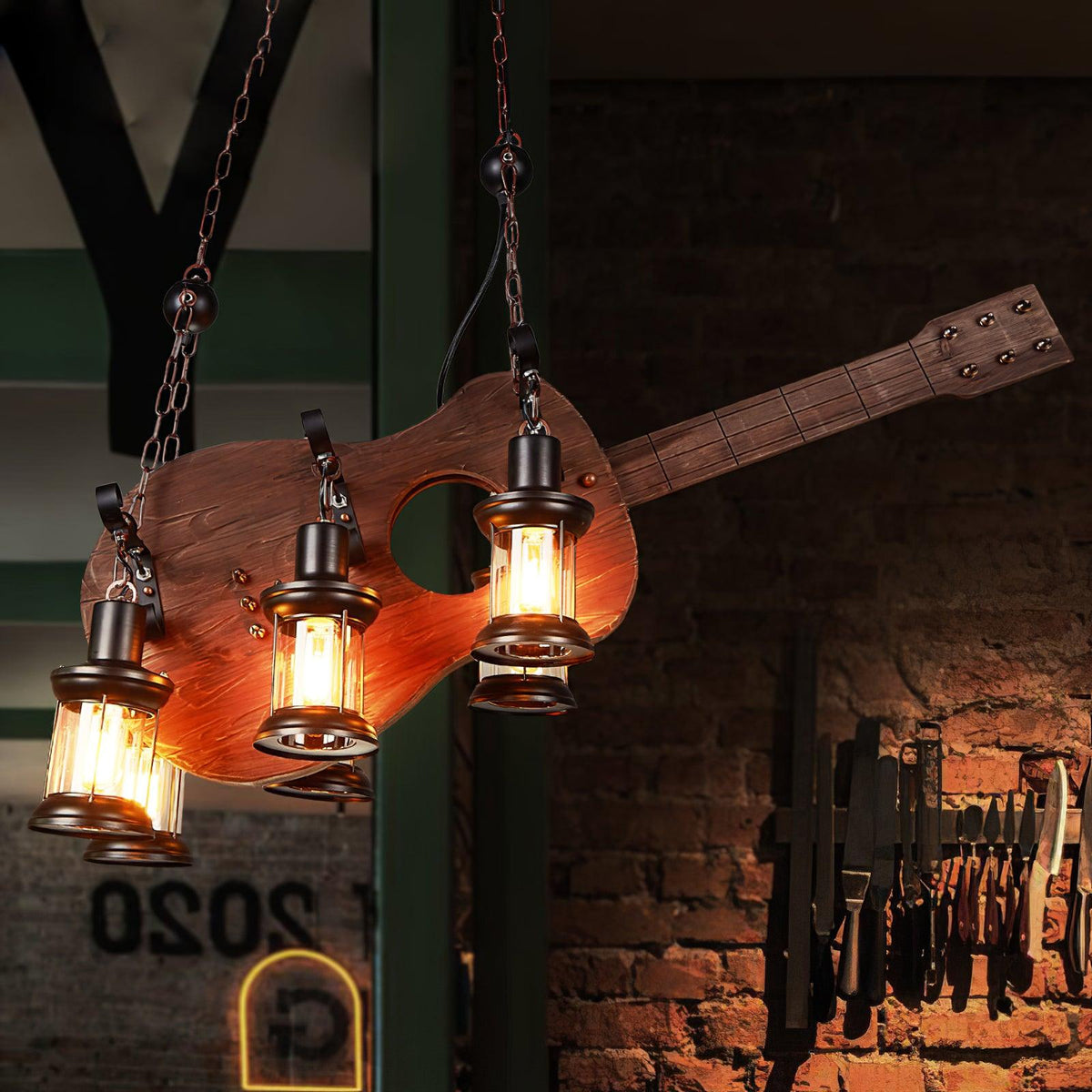 Elvisette pendellampe i guitarform, rustikt træ, vintage