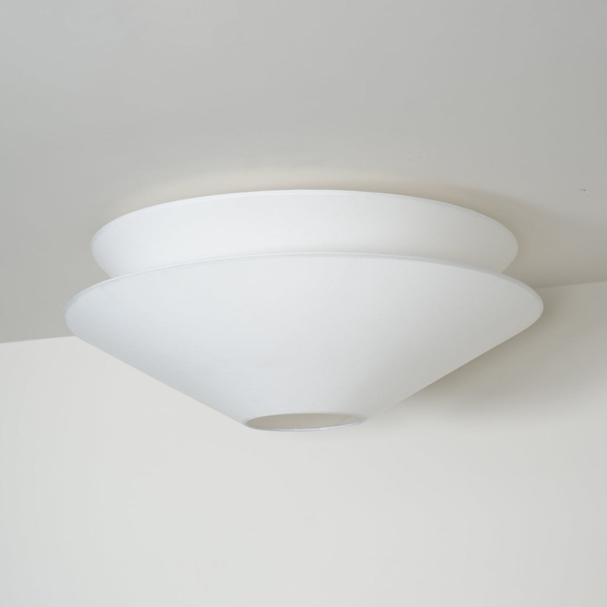 Ealo nordisk kunstnerisk loftslampe i stof