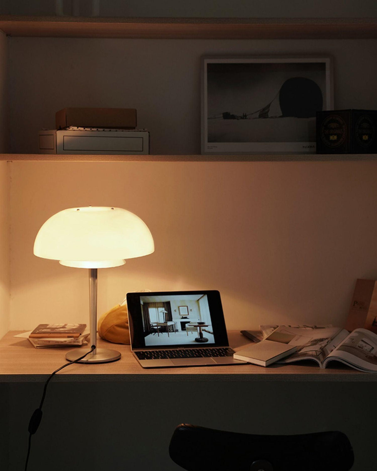 Nilten modern glasbordslampa
