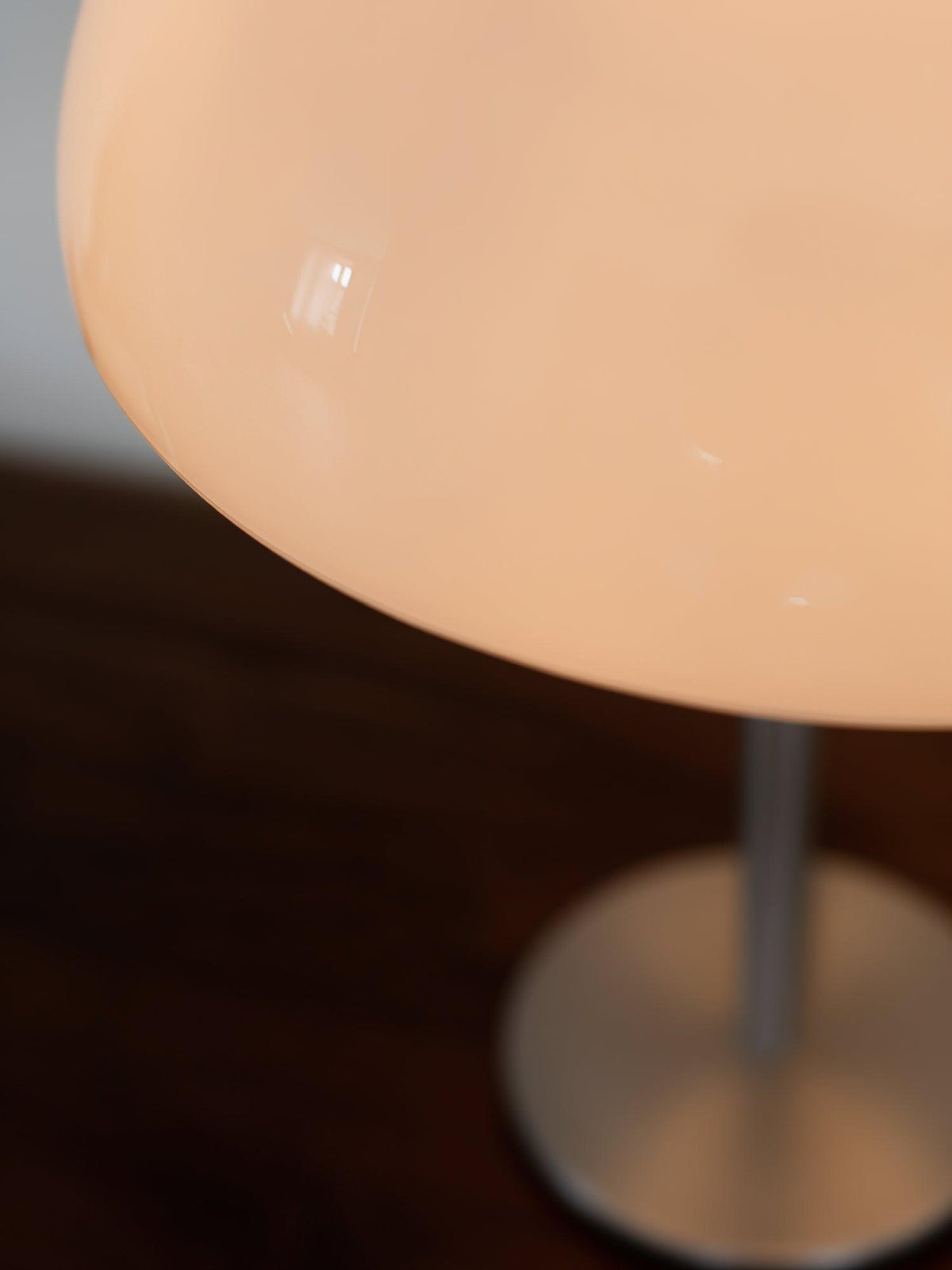 Nilten modern glasbordslampa