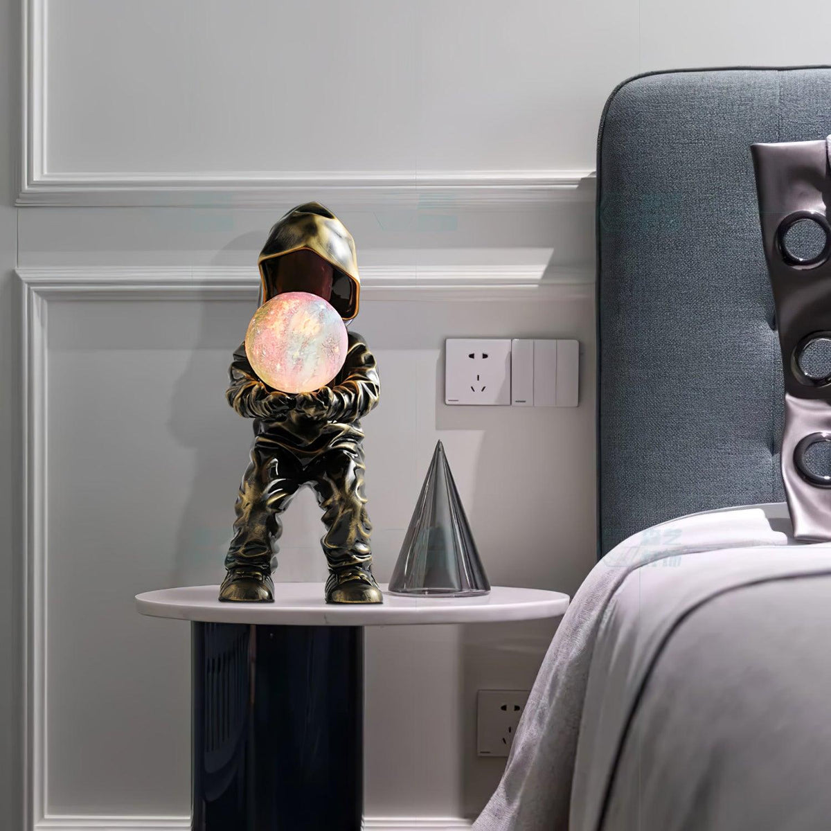 Orinex kunstnerisk bordlampe i harpiks