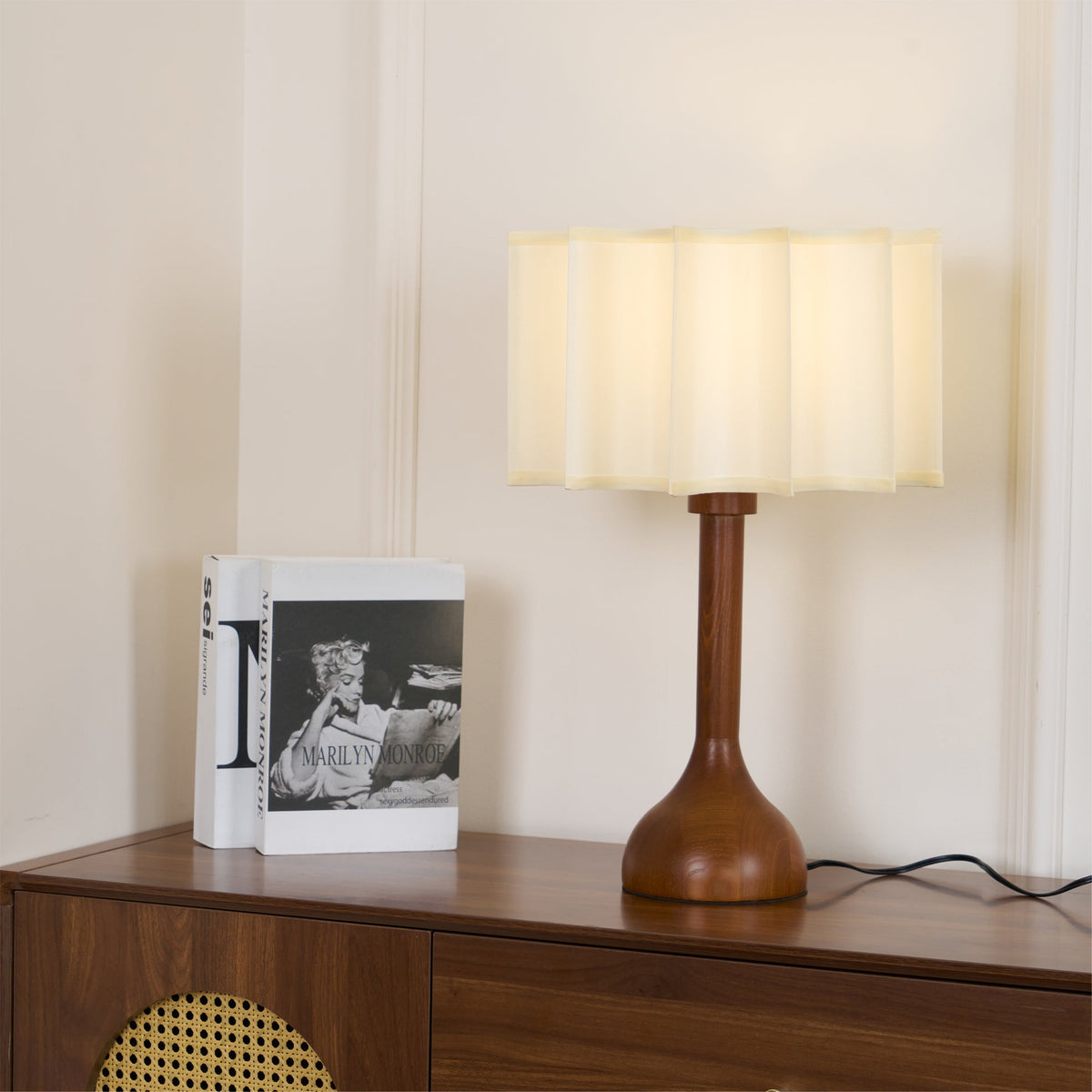 Livenq bordlampe i træ og stof retro