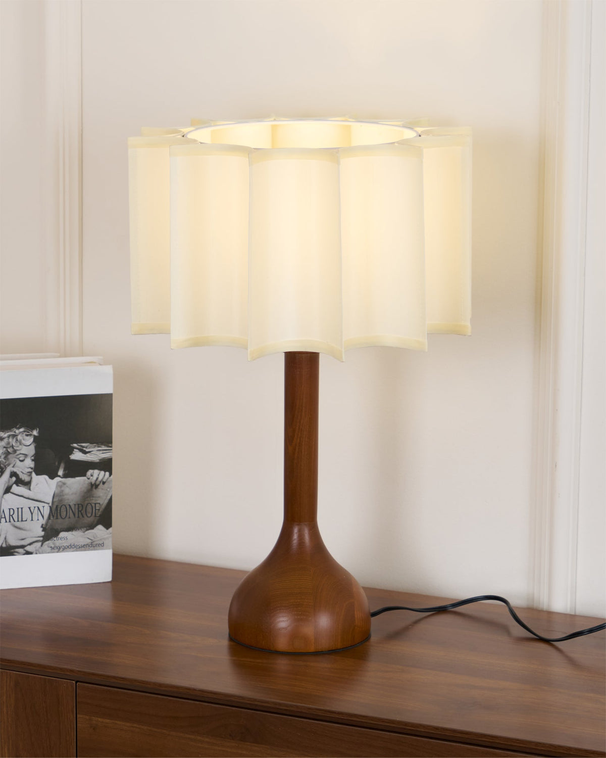 Livenq bordlampe i træ og stof retro