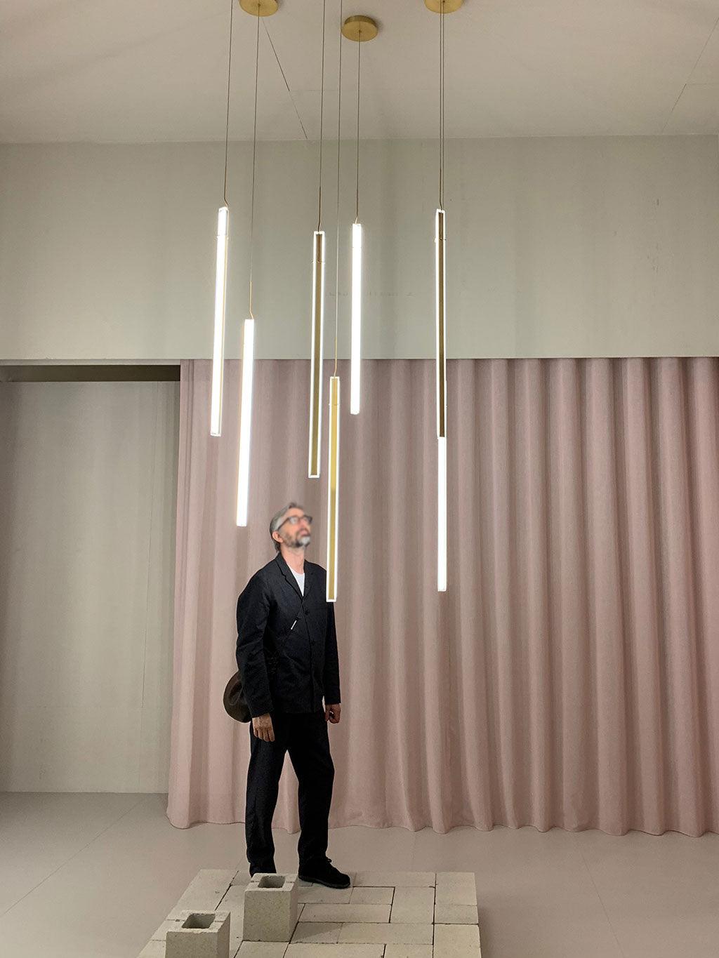 Candeeiro suspenso artístico em acrílico Astrana
