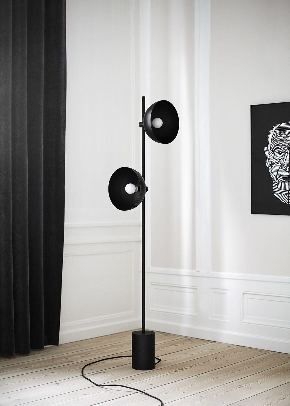 Candeeiro de pé minimalista em vidro Lumase