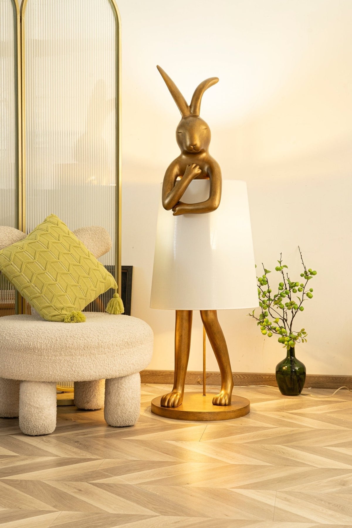 Candeeiro de pé luxuoso com silhueta de lebre Sedr