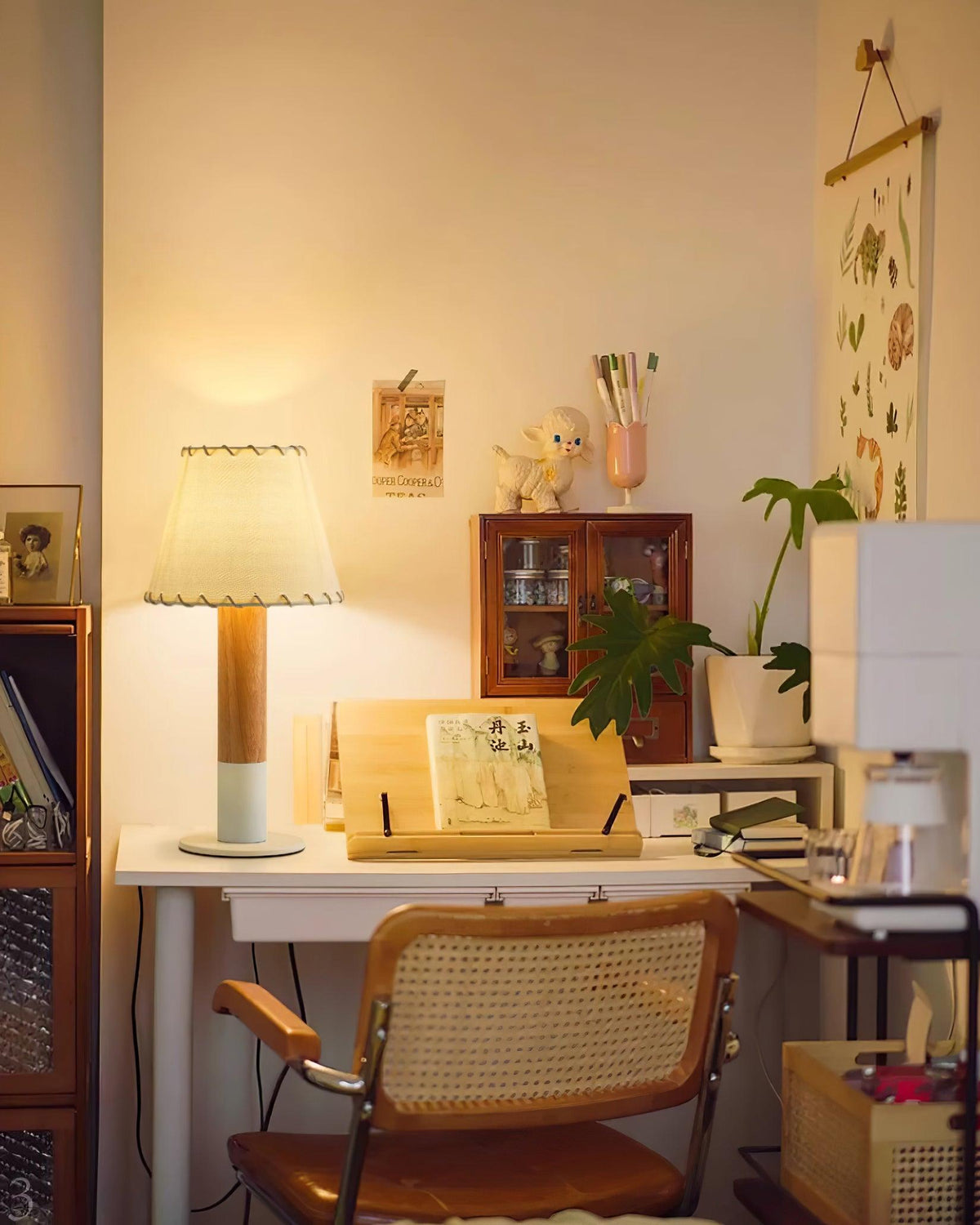 Virainina Table Lamp