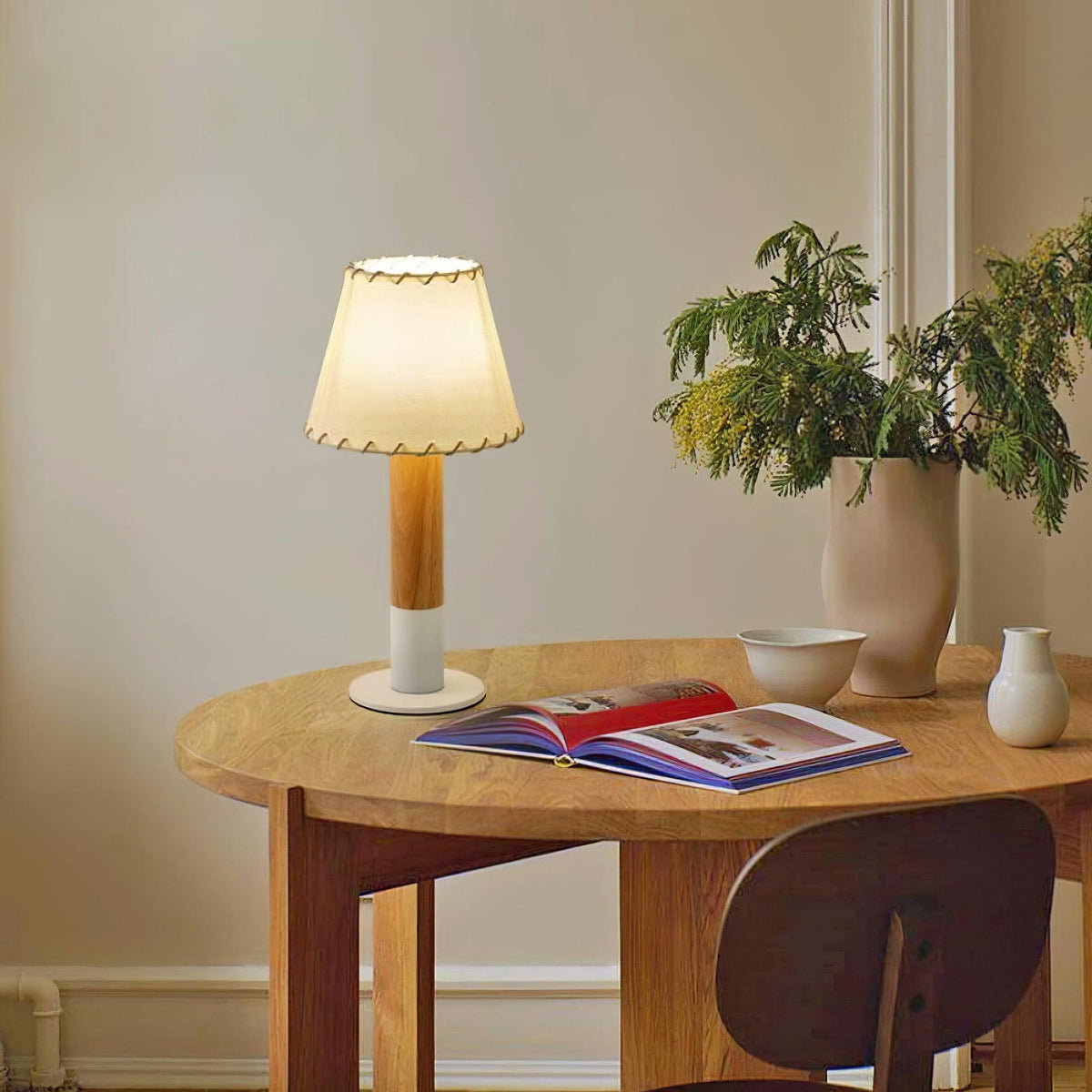 Virainina Table Lamp