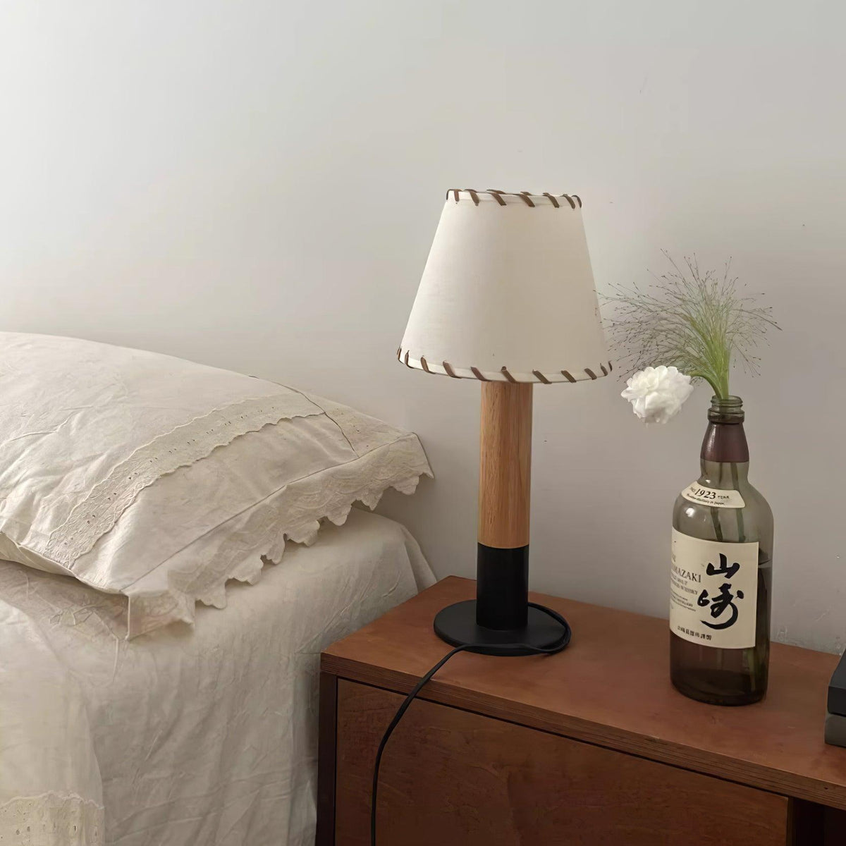 Virainina Table Lamp