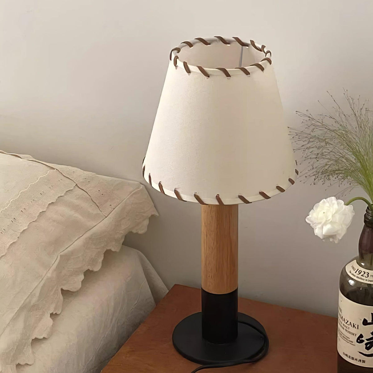 Virainina Table Lamp