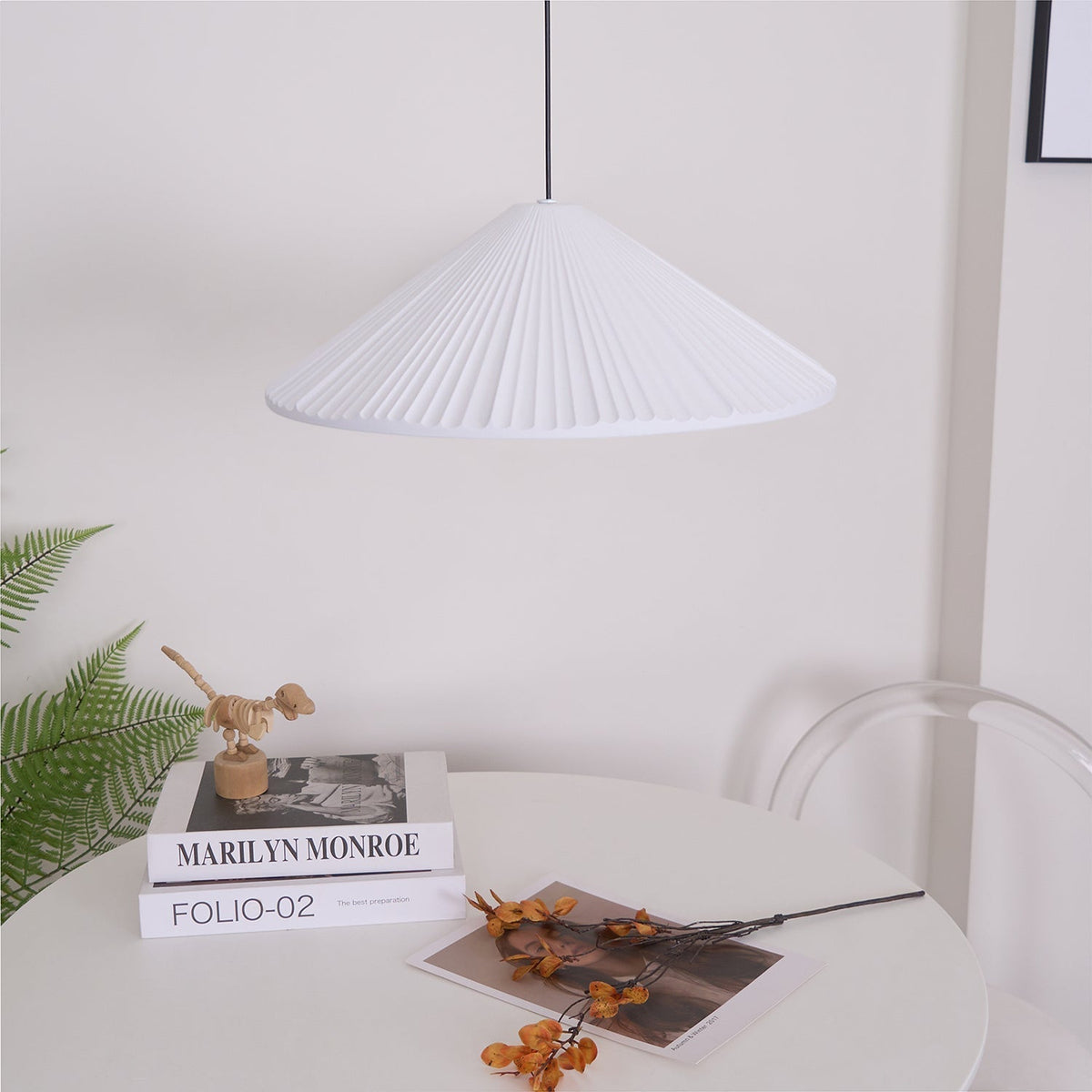 Cone Hat pendellampa i harts