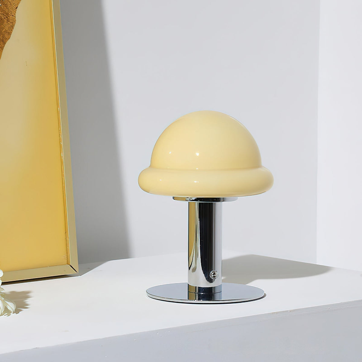 Liorelira Table Lamp