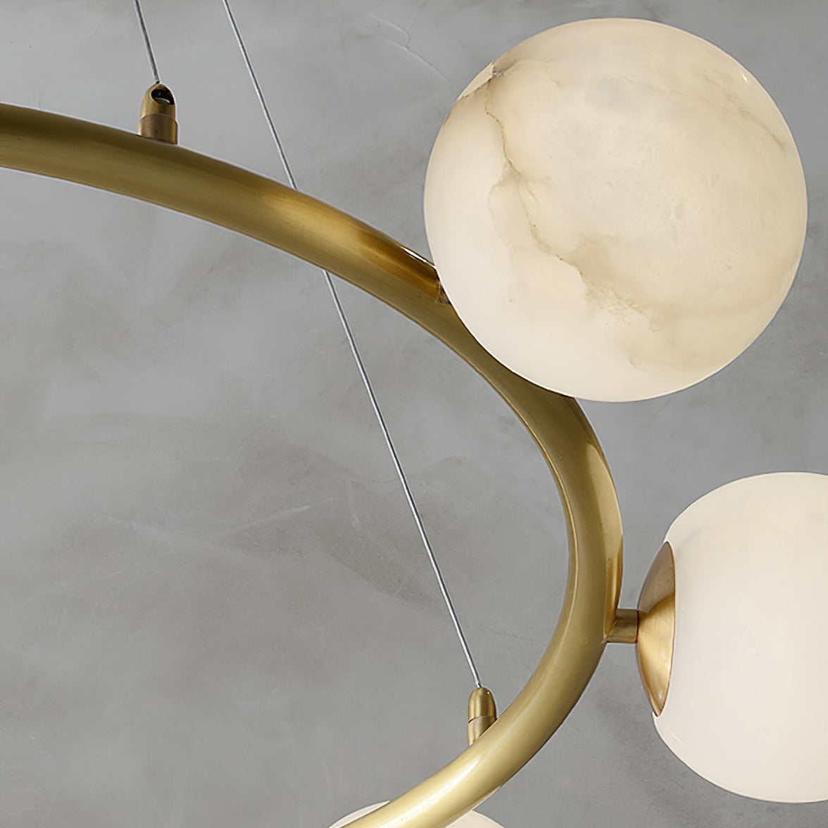 Candelabro Helix, globo de alabastro com halo