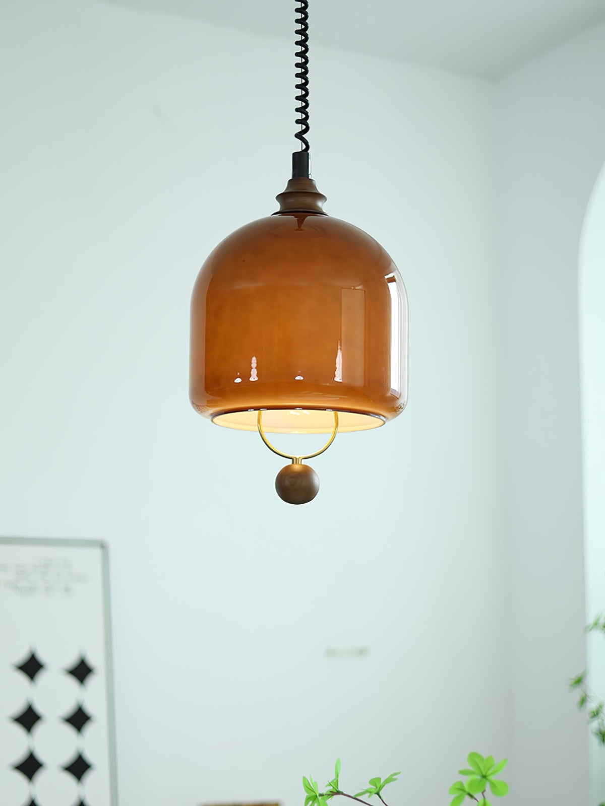 Elveise minimalistisk pendellampe i træ